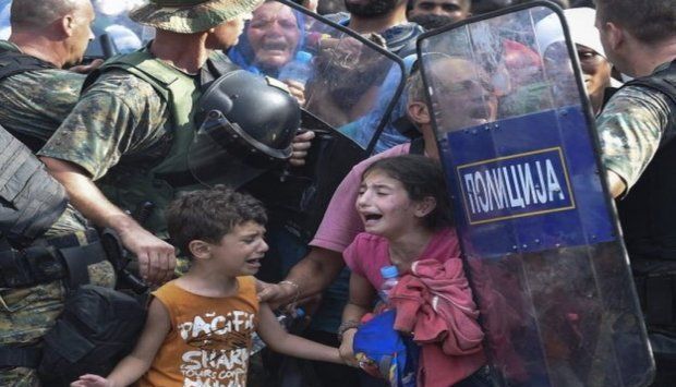 Macedonia şi-a închis graniţele pentru migranţii ilegali, după măsurile restrictive ale Sloveniei 1 criza-imigrantilor-granita-macedonia1.jpg