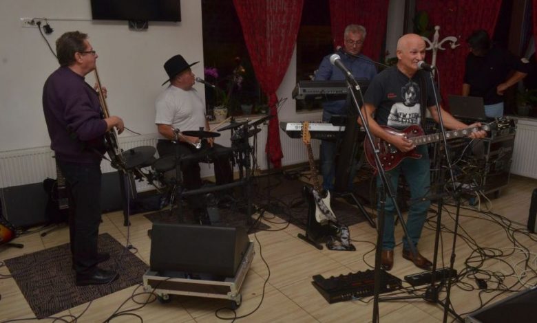 EXCLUSIV. Regal muzical în Poiana Brașov. Spectacol tribut în cinstea vremurilor legendare 1 dsc-7123.jpg