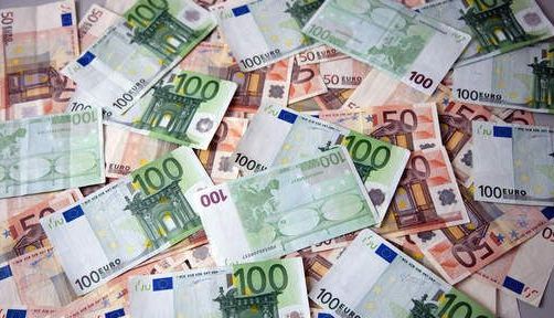 Euro, la un nou maxim 1 euro_5.jpg