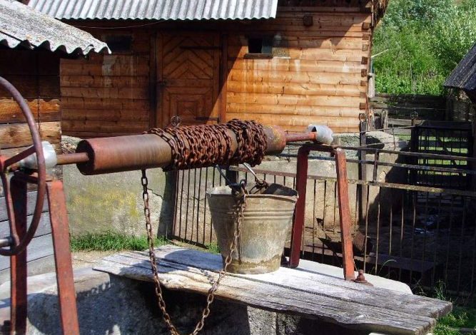 A căzut în fântână și a murit, la 41 de ani! 1 fantana.jpg