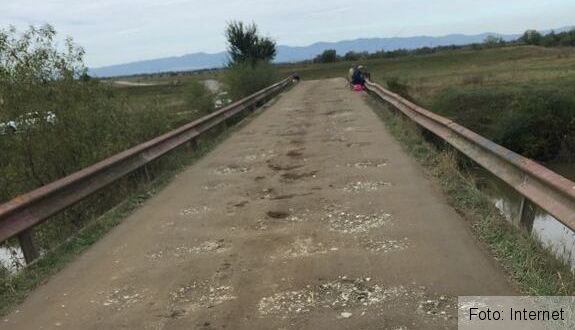 Brașov. Covăsnenii ne „arată cu degetul” 1 gropipedc33a.jpg