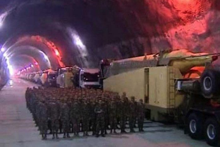 Iran: Rachete, la 500 de metri sub pământ - Galerie foto 1 iran2.jpg