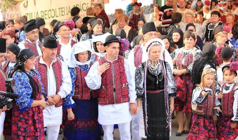 BRAȘOV. „Festivalul Cultural al Marii Uniri” 1 nunta-dragus.jpg