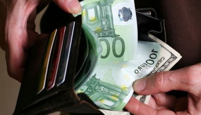 Unui pompier i s-a întors binele făcut cu doi ani în urmă 1 portofelcubani.jpg