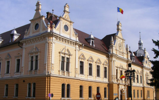BRAȘOV. Drapelul Național, coborât în bernă la Primăria Brașov 1 primriabraov.png