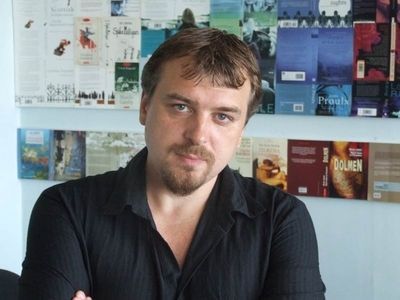 Braşov. Un fost absolvent de la Liceul „Dr. Ioan Meşotă” a primit un premiu de excepţie 1 teo.jpg