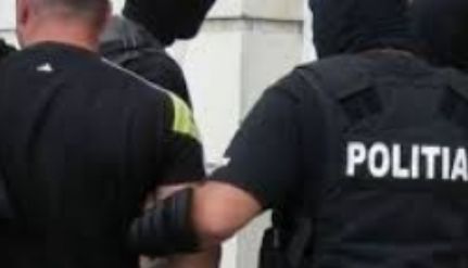 Patru membri ai unei reţele de proxenetism au fost reţinuţi 1 9_27.jpg