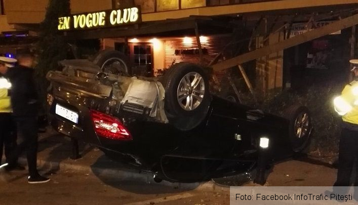 S-a răsturnat cu autoturismul în faţa clubului! (FOTO) 1 accidentarges_2.jpg