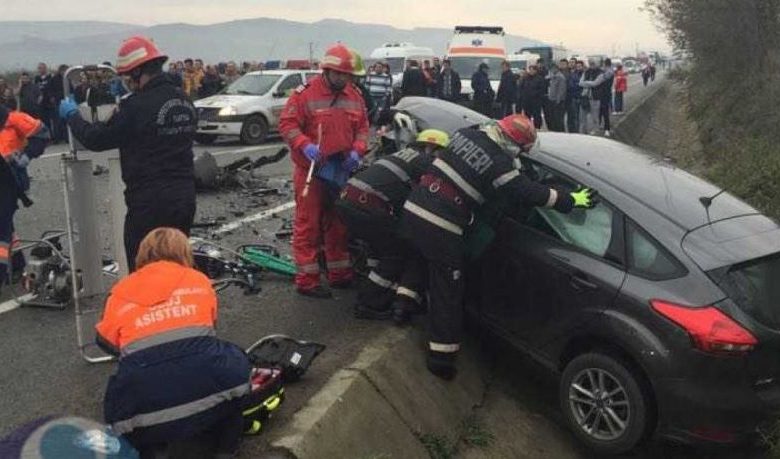 Update. Unei şoferiţe i s-a făcut rău la volan şi a ajuns pe contrasens 1 accidentlivada.jpg