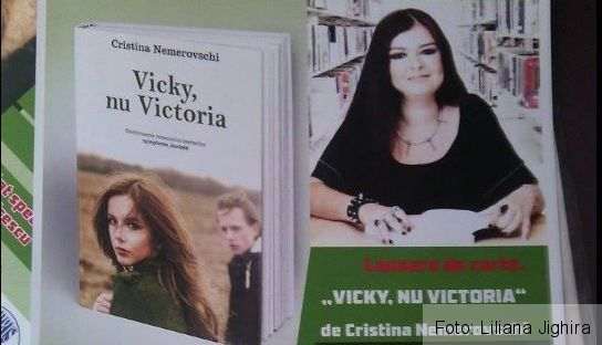 BRAŞOV. „Vicky, nu Victoria” deschide Piramida de cultură 1 afiscartecristinanemerovschi.jpg