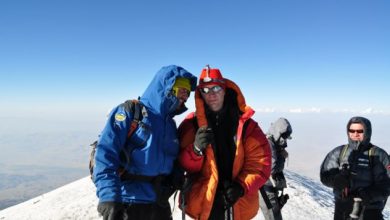 alpinisti Cristian Falevici Varful Ararat 5.200 m_198134.jpg