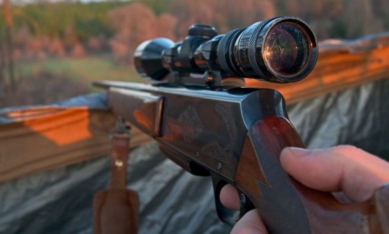 BRAŞOV-FĂGĂRAŞ. Ministrul Mediul a luat o decizie radicală cu privire la ursul agresiv. Va fi împuşcat! 1 barbatimpuscat-armadefoc.jpg