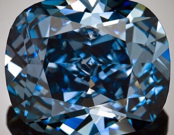 Diamantul „Blue Moon”, pentru zeci de milioane de dolari 1 bluemoon.jpg
