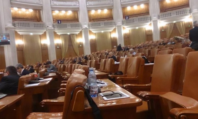 Uite cum arăta Camera Deputaților ieri, în timp ce cei mai mulți oameni erau la muncă! 1 cameradeputatilor_2.jpg