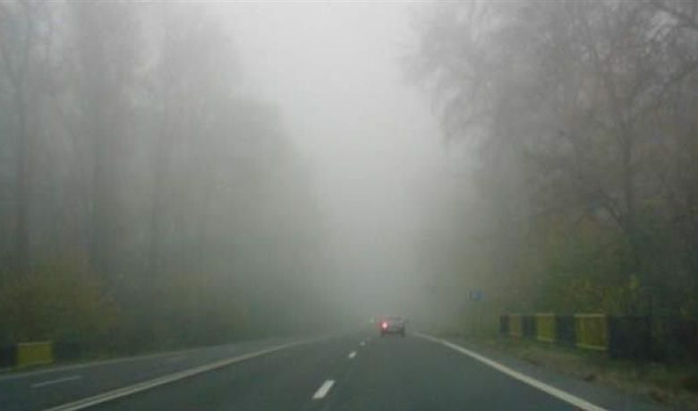 BRAŞOV. Ceaţă densă pe DN 13 1 ceata1.jpg