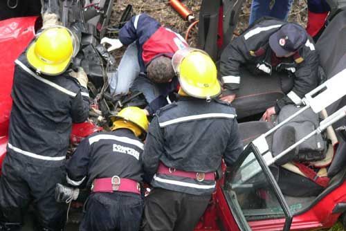 Patroana unei firme de transport va fi judecată pentru ucidere din culpă, după moartea unui şofer 1 descarcerare3.jpg