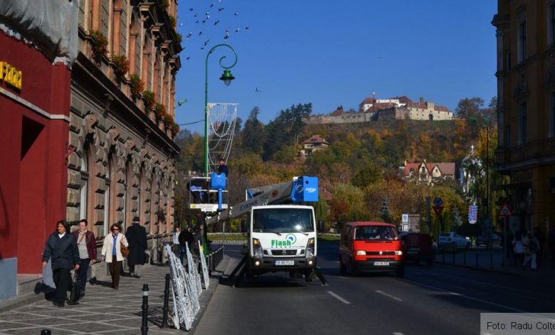 Brașov. A început împodobirea orașului 1 dsc-0860.jpg