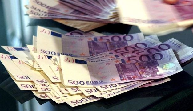 Plic cu peste 33.000 de euro, găsit într-un coș de cumpărături 1 euro_6.jpg