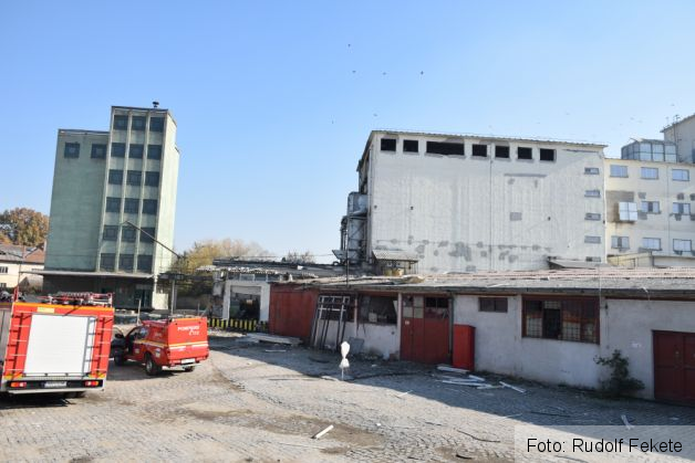 explozie Vel Pitar nov 4_197703.JPG