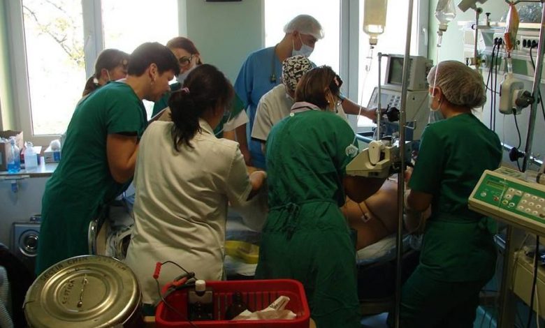 EXPLOZIE BRAŞOV. Cei doi răniţi în stare gravă ar putea fi transferaţi în străinătate 1 ingijirepacientiarsispitaluljudetean.jpg
