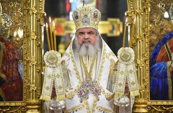 Patriarhul Daniel: „Lăcomia sau iubirea obsesivă de avere, de putere și plăcere produc în suflet tulburare”. Nu vorbeşte de criticile aduse de mulţi români! 1 patriarh_2.jpg