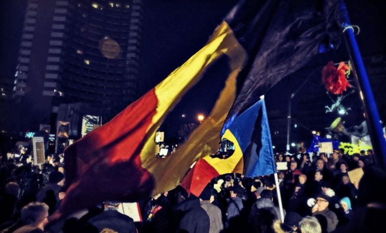 Drama Colectiv - Sute de oameni protestează în Piața Universității din București 1 piata-universitatii-proteste.jpg