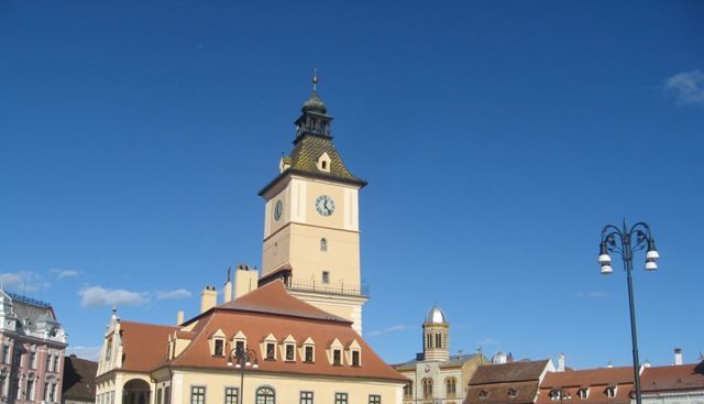 BRAȘOV. Flashmob împotriva violenței asupra femeilor 1 piatasfatului.jpg