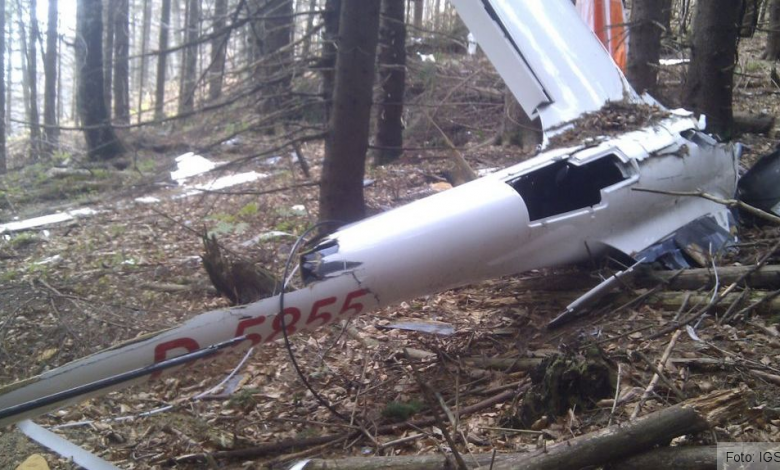 UPDATE. Acțiunea de cercetare a locului prăbușirii planorului, reluată astăzi. Lipsesc bucăți din trupul neînsuflețit al pilotului 1 planor_4.jpg