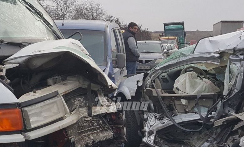 Carambol cu trei autovehicule, pe DN 1 (FOTO) 1 accidentdn1_2.jpg