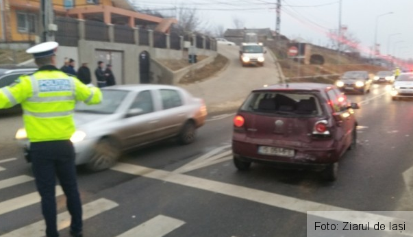 ACCIDENT. Un autoturism a fost izbit de un autocar și proiectat pe contrasens! 1 accidentiasi.png
