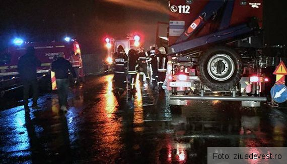 Accident de autocar! Șoferul a lovit două autoturisme, proiectându-le în șanț 1 accidenttimisoara_5.jpg
