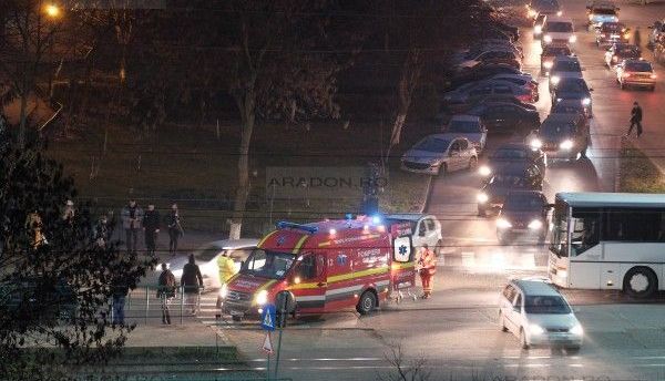 O şoferiţă a lovit un bătrân pe trecerea de pietoni 1 accidenttrecere_3.jpg