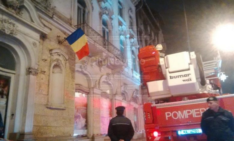 S-a trezit cu un ornament în cap. Tânăra a suferit un traumatism cranio-cerebral 1 cladirecluj.jpg