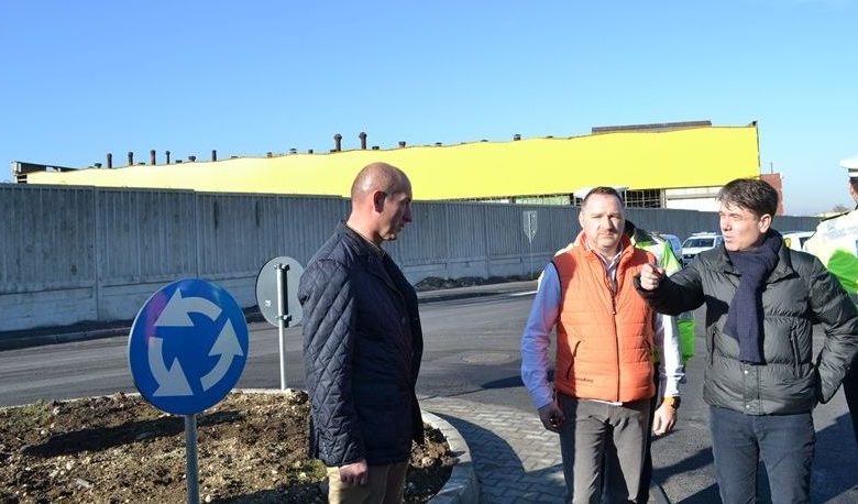 Brașov. Stradă între cartierul Noua și ocolitoarea municipiului 1 dsc-0383.jpg