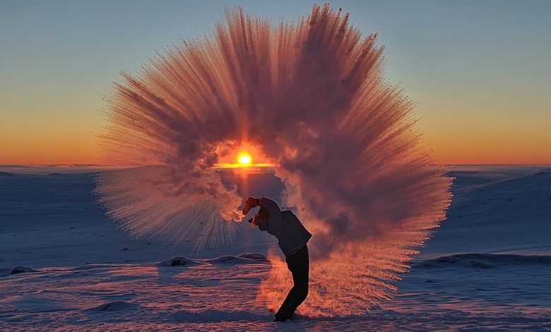 Uite cum îngheaţă ceaiul fierbinte, la Cercul Arctic! 1 experiment.jpg