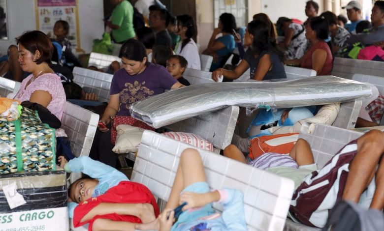 Sute de mii de persoane, evacuate din cauza unui taifun 1 filipine.jpg