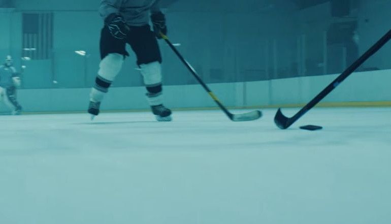 Samsung Galaxy S6 Active, bătut cu bestialitate 1 galaxy-s6-active-ice-hockey-770x452.jpg