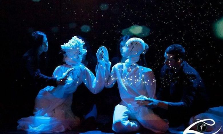 BRAȘOV. Spectacole speciale de sărbătoare 1 lightwave-theatre.jpg