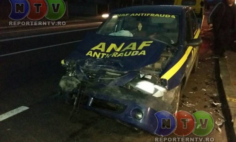 Accident provocat cu un autoturism ANAF (FOTO) 1 masinaanaf.jpg