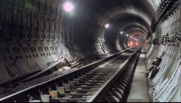 Explozie într-o stație de metrou! 1 metroutunel_2.jpg