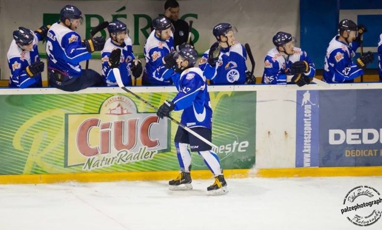 Finala Cupei României la hochei, întreruptă înainte de startul reprizei a treia. Patinoarul din Gheorgheni a fost evacuat 1 miercureaciuc.jpg