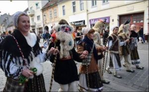 parada folclor obiceiuri Craciun si Anul Nou11_201690.JPG