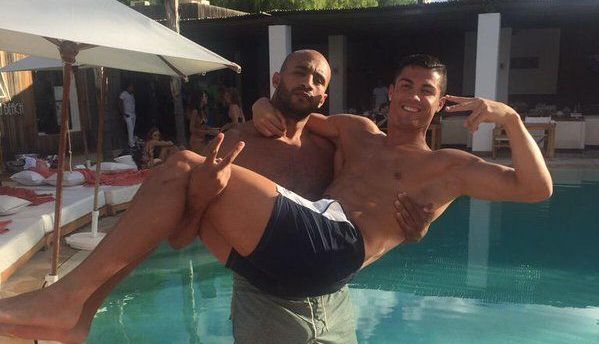Voiajele lui Cristiano Ronaldo în Maroc stârnesc ÎNGRIJORARE!!! 1 ronaldo_6.jpg