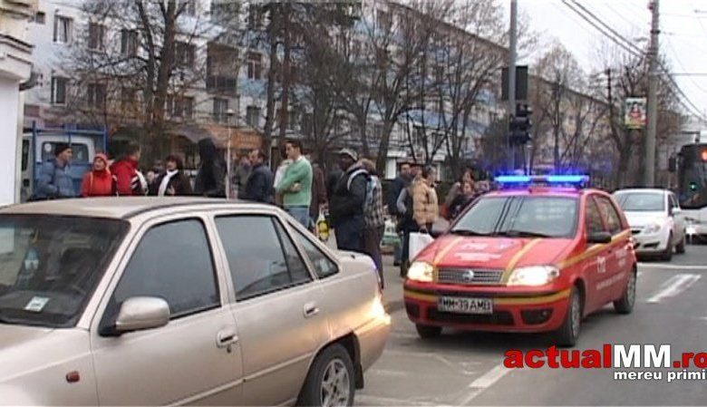 O fată de 16 ani s-a aruncat de la etajul 7 al unui bloc 1 sinucidere1.jpg