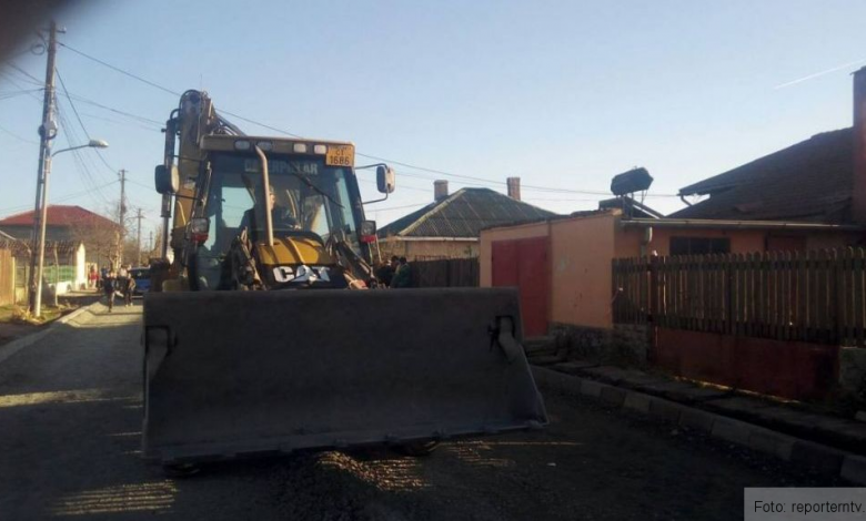 Update. Copilaşul călcat de tractor a murit 1 tractor2.jpg
