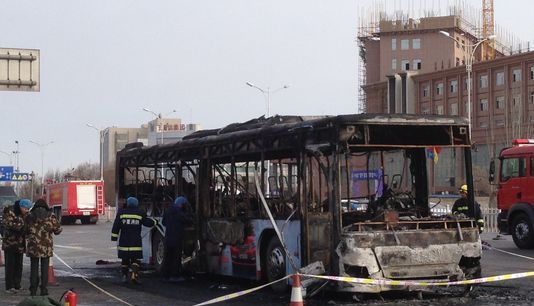 Autobuz în flăcări. 14 morți și zeci de răniți 1 8_38.jpg