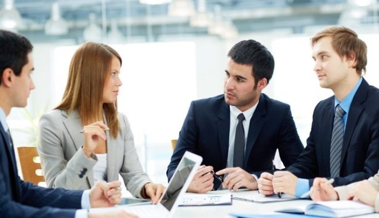 Manageri privați, la 23 de companii din România 1 afaceri33.jpg