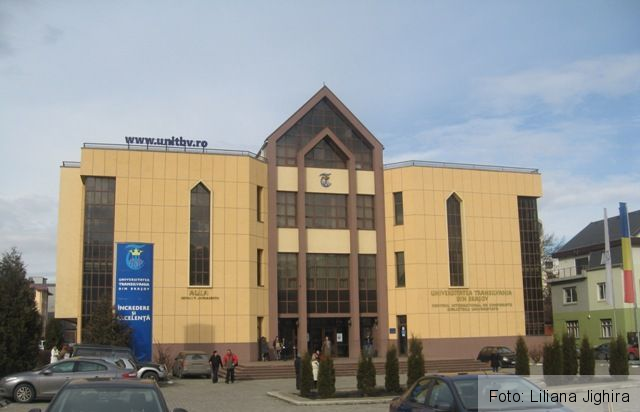 BRAŞOV. „Profesorii avizează tema, nu coordonează lucrările deţinuţilor!” 1 aulauniv.jpg