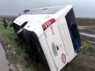 Un autobuz cu pasageri la bord a ajuns într-un şanţ! 1 autobuzsant.jpg