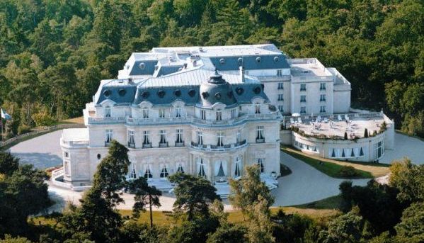 EURO 2016. Naționala de fotbal a României va sta la... CASTEL!!! 1 castel.jpg